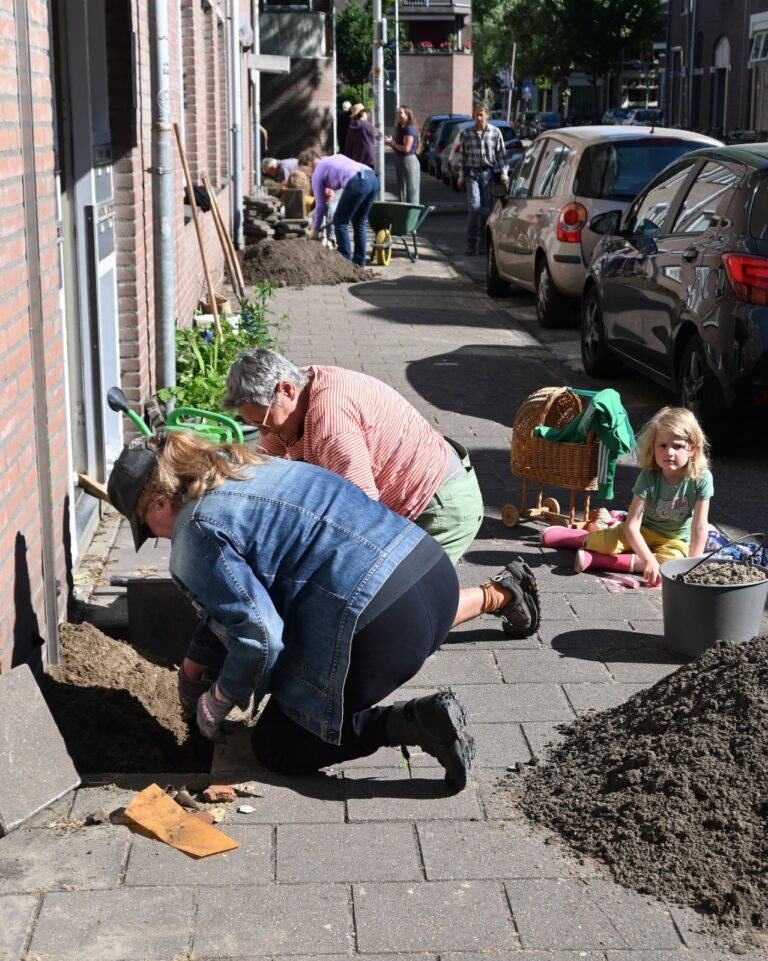 3e GroenDoenDag: Schoolstraat stukje vriendelijker