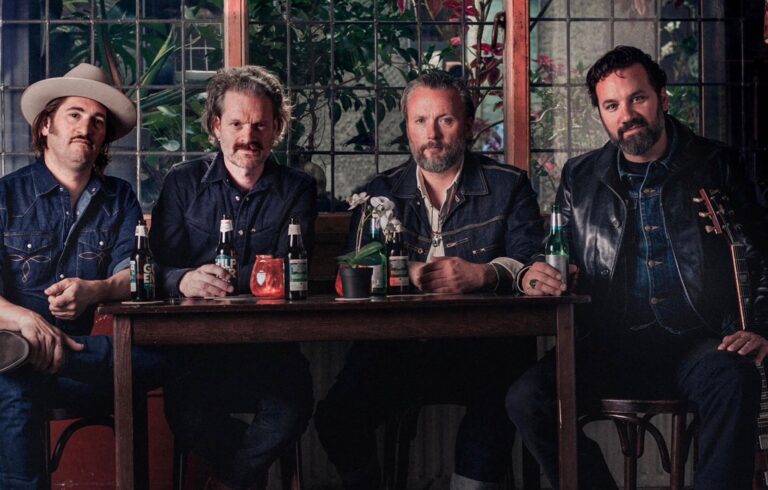 Met Black Bottle Riot swingend het jaar uit
